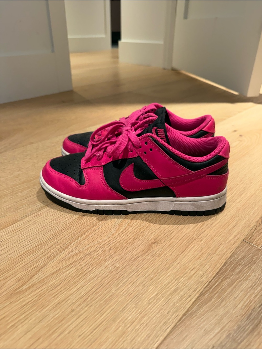 Nike Dunks Women Hot Pink/ Black